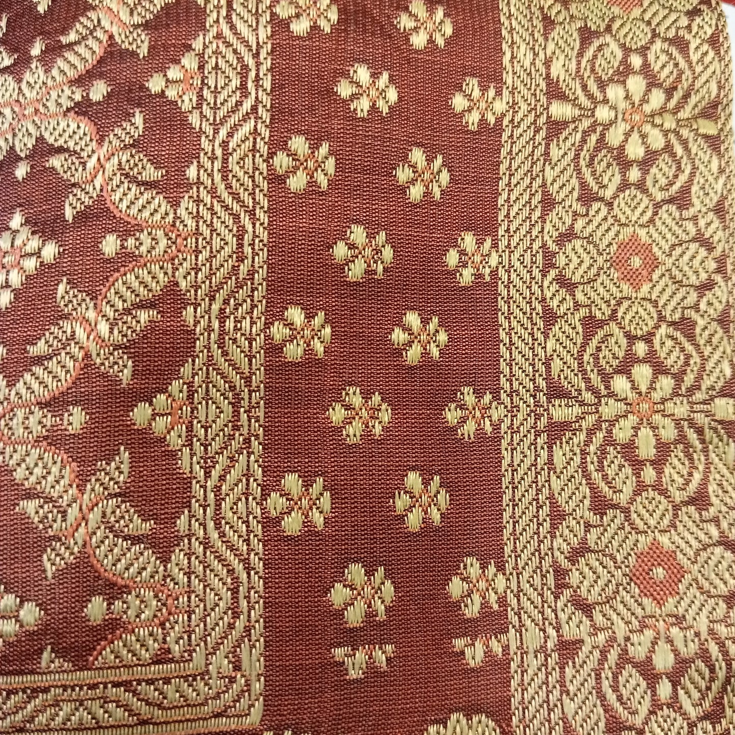 Artistic Brocade design cushion cover