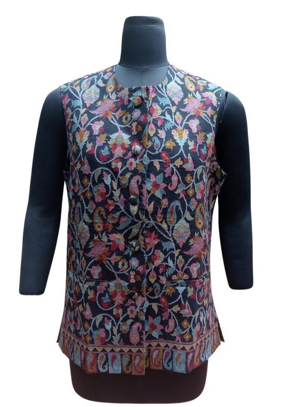 Sleeveless all over jamawar jacket
