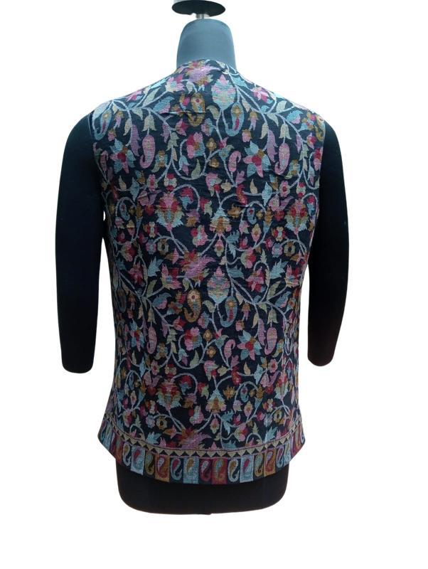 Sleeveless all over jamawar jacket