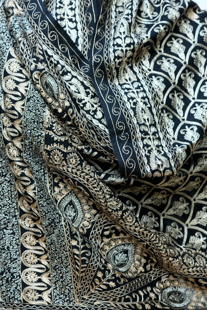 Embroidery with zari design stole
