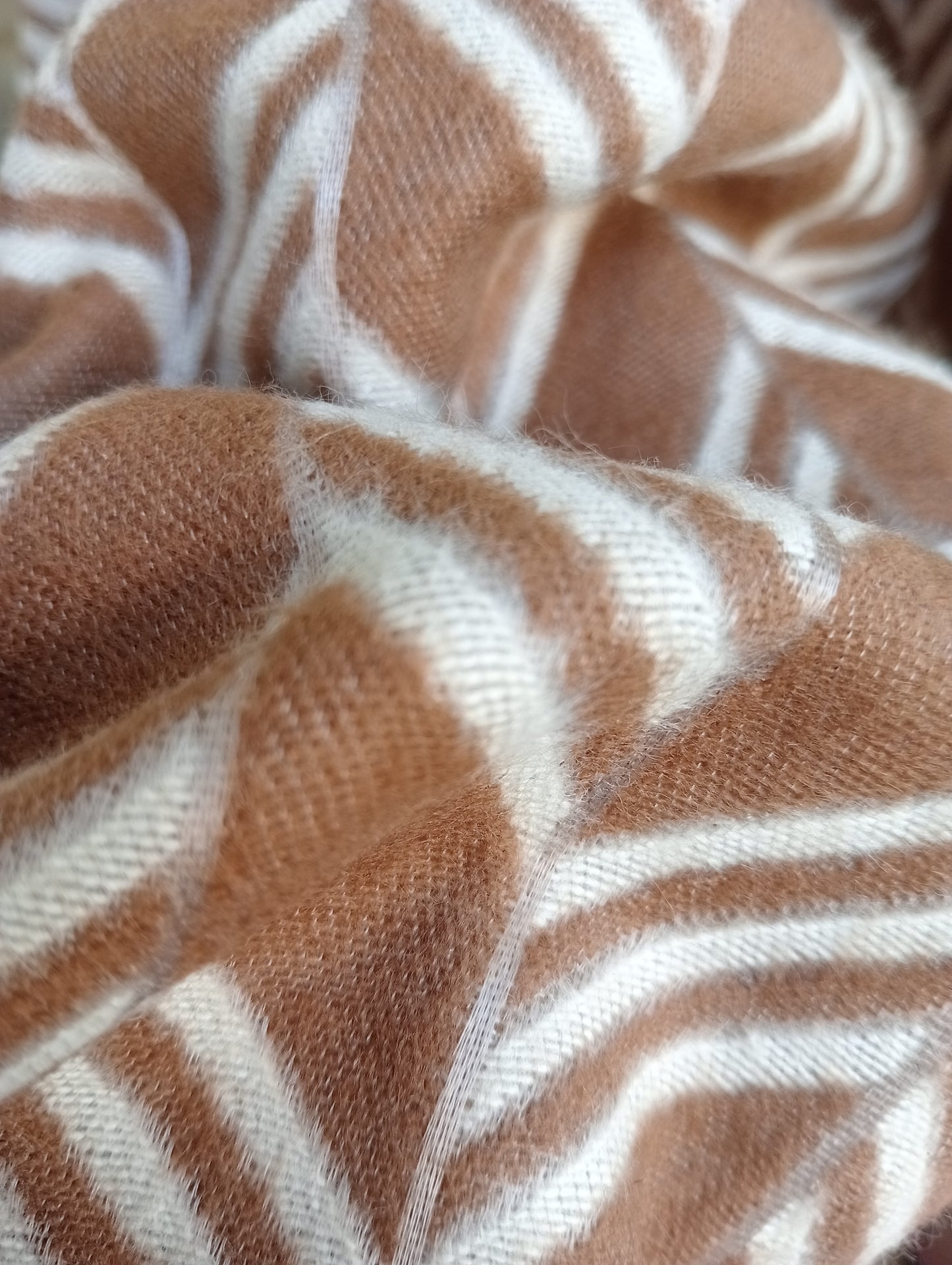 Silk wool Geometric design reversible stole