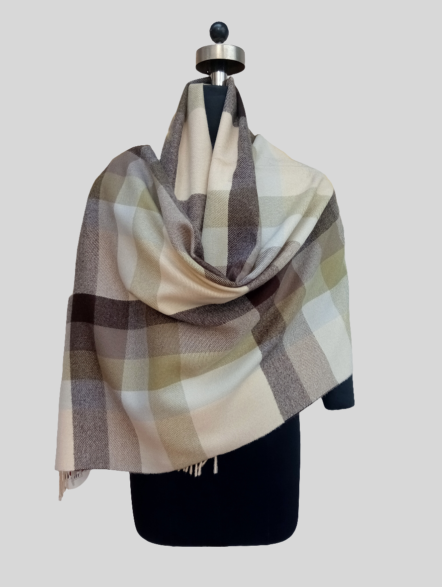 Pure wool check stole with tassels