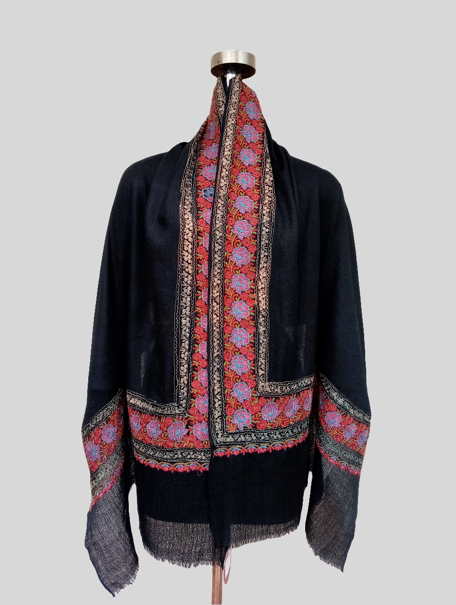 Embroidery border stole