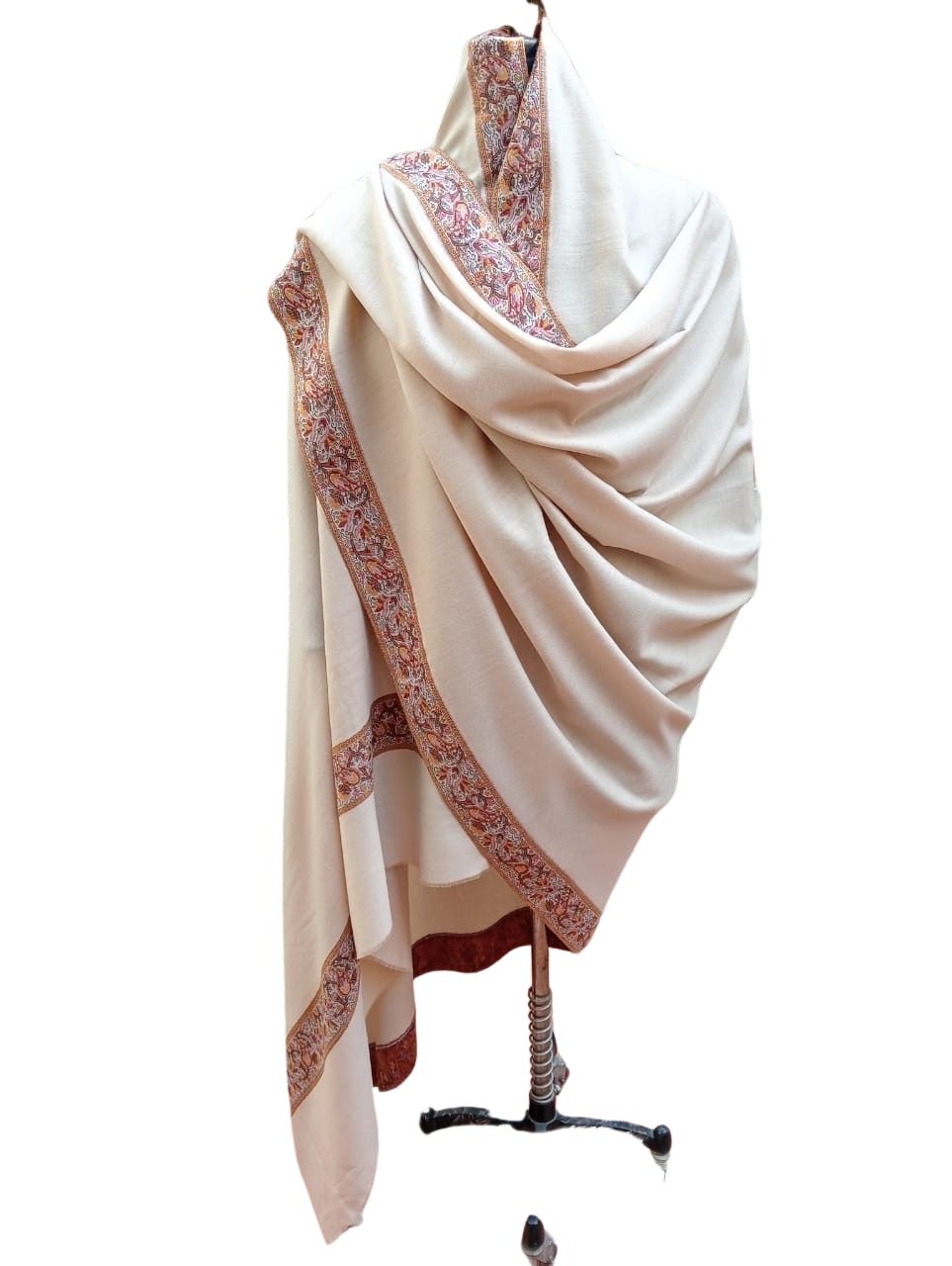 Fine wool men's shawl with a woven jamawar