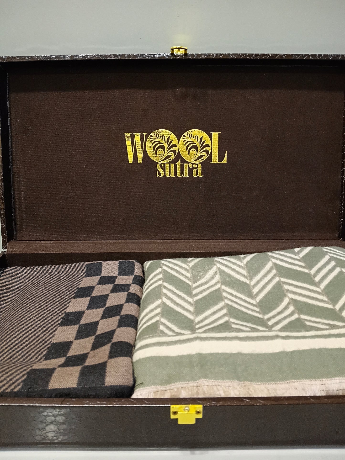 Men’s silk wool + ladies silk wool stoles combo box
