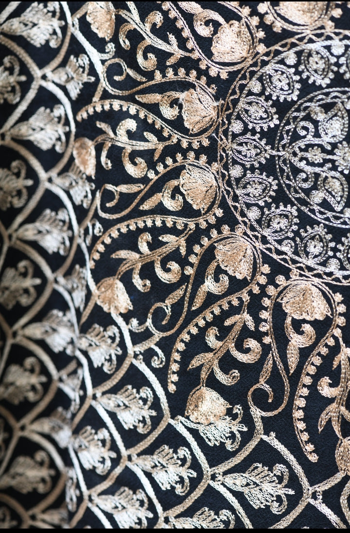 Embroidery with zari design stole