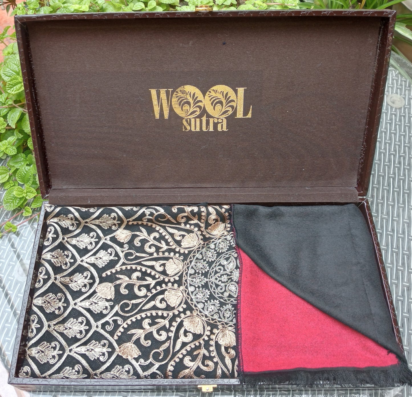 Combo box embroidered + silk wool Mens stole