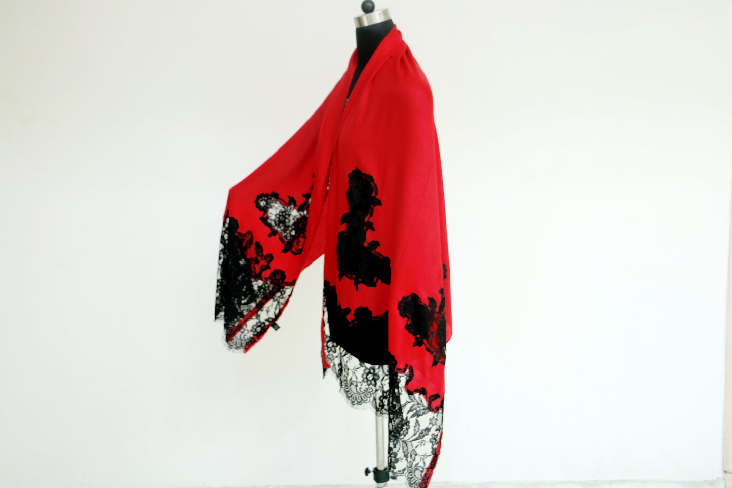 Pure Cashmere French Chantilly Stole - Red with Black Lace