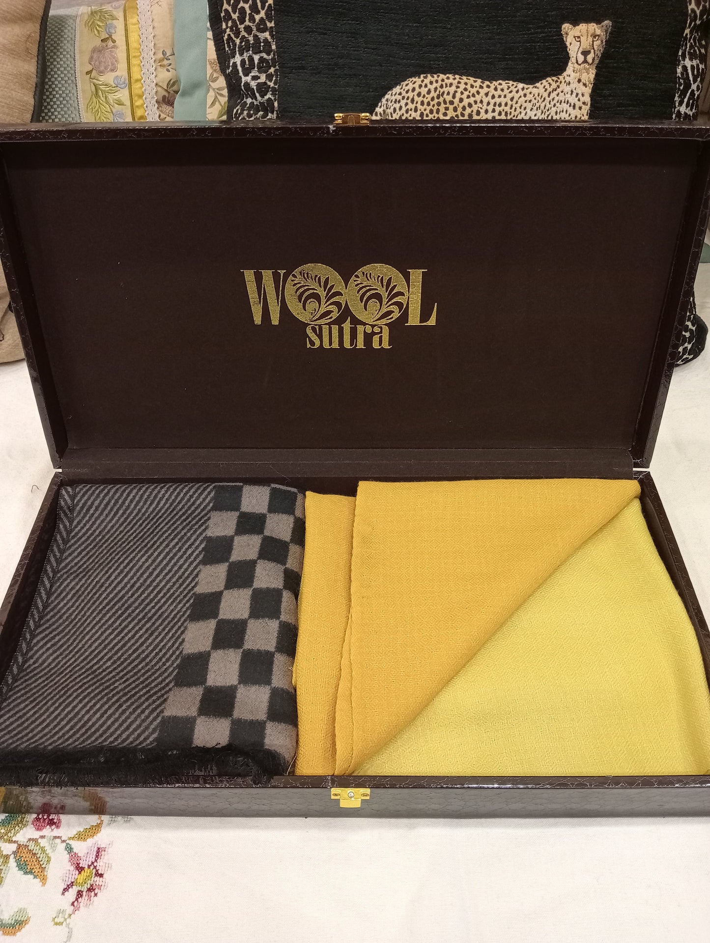 Silk wool+double shaded stole combo box