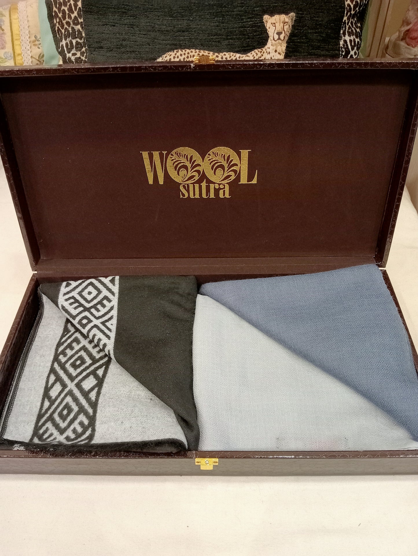 Silk wool+double shaded stole combo box