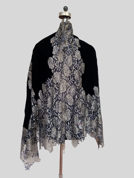 Plain Velvet stole with zari lace