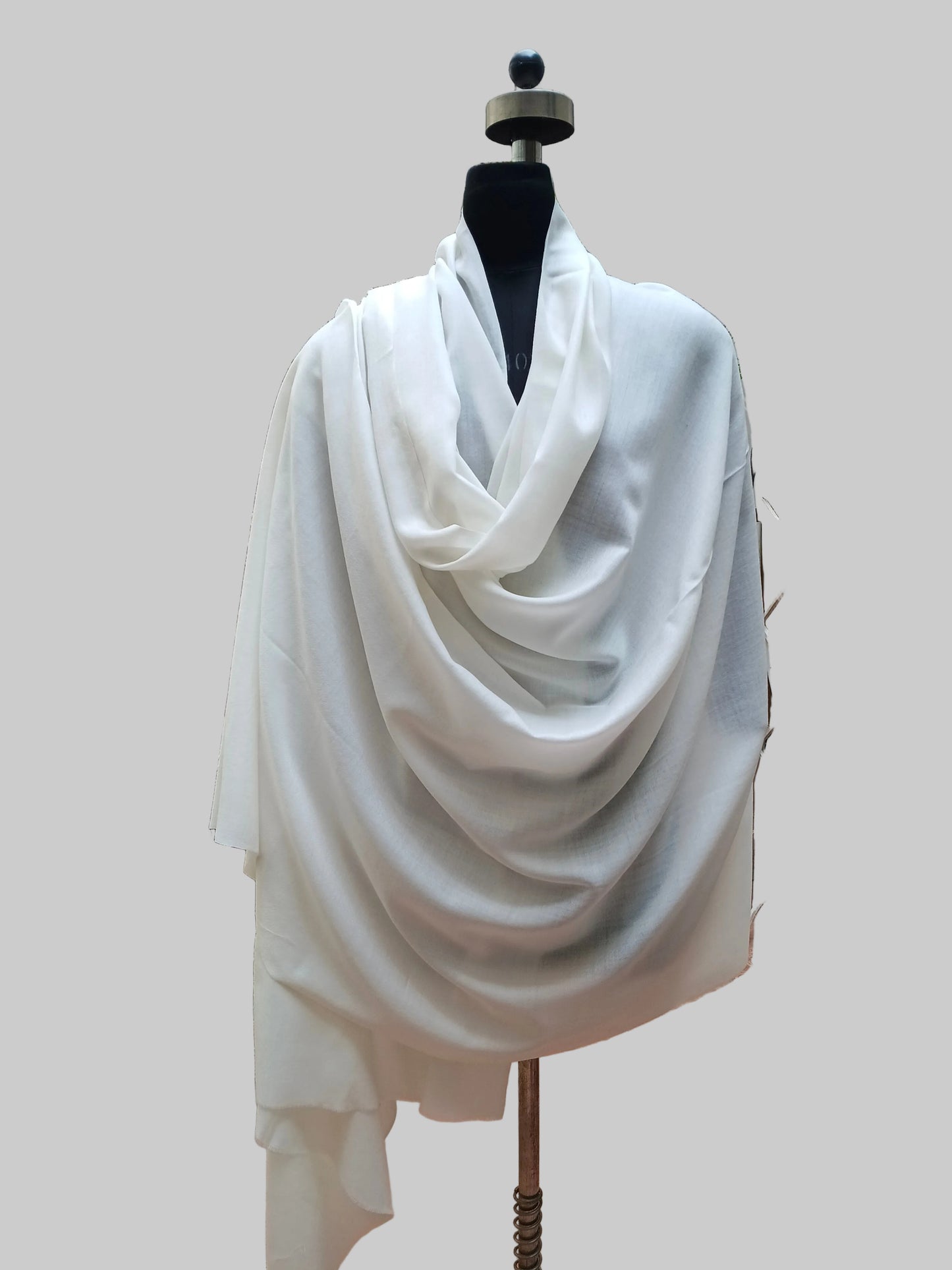 Men’s plain fine wool shawl