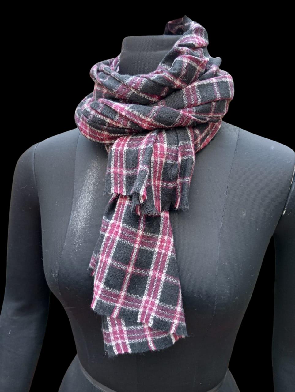 Fine wool Checked stole
