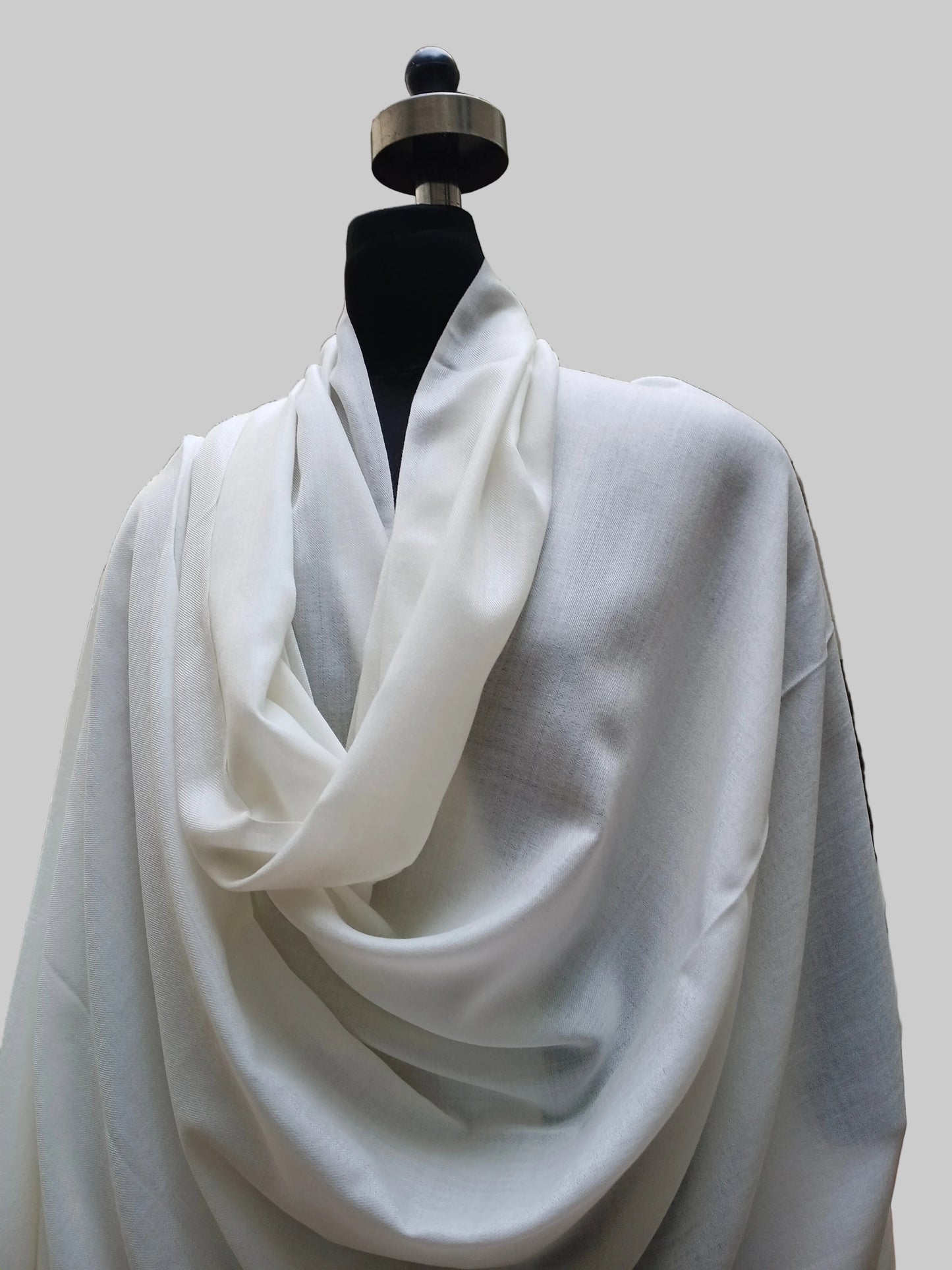 Men’s plain fine wool shawl