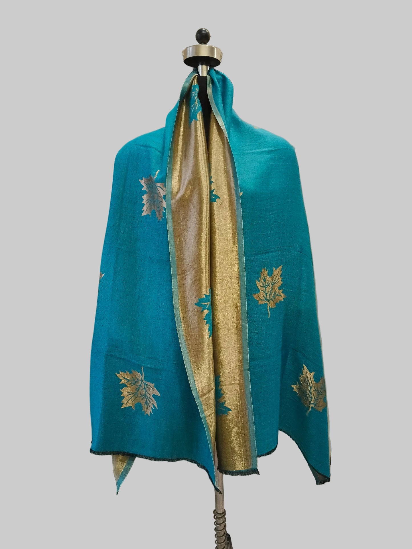Ladies leaf design zari reversible stole