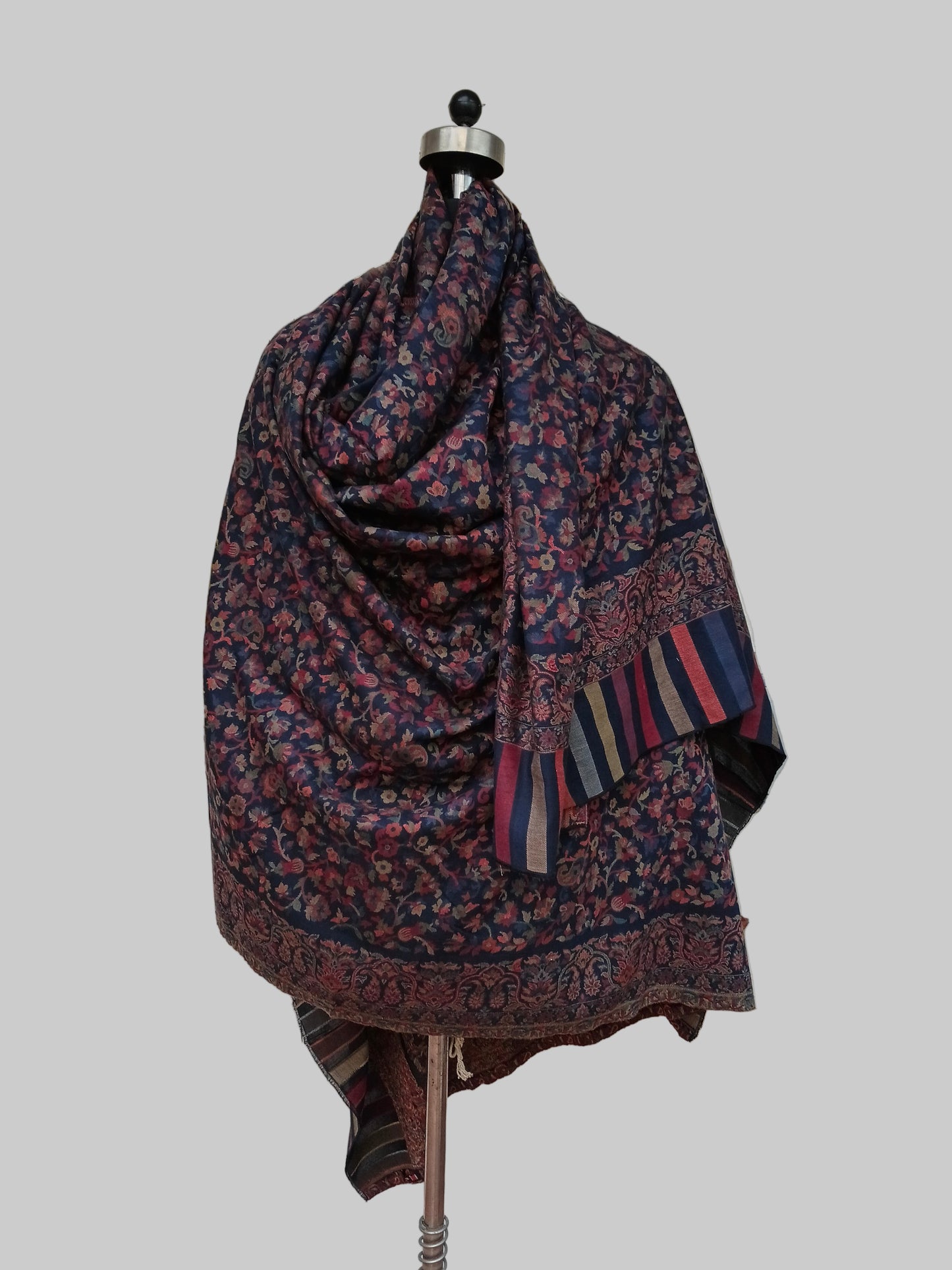 Men’s Kani design shawl