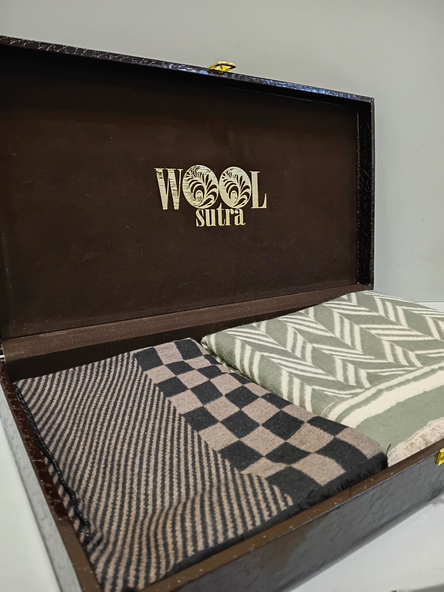 Men’s silk wool + ladies silk wool stoles combo box