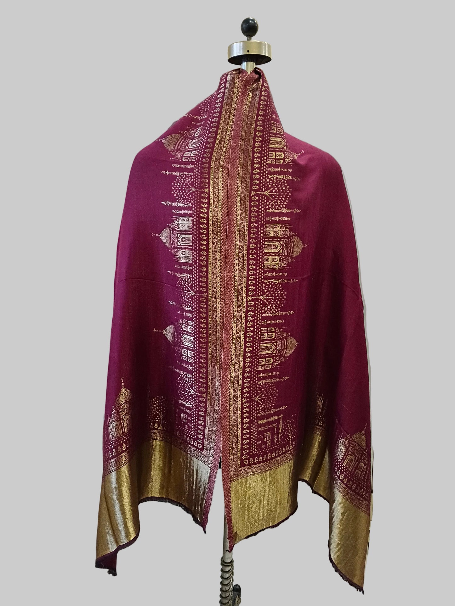 Ladies Taj design zari reversible stole