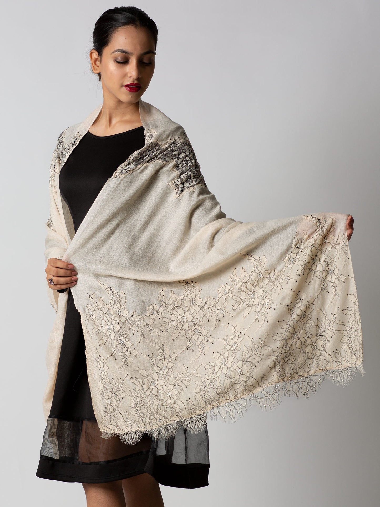 Embroidered Lace Stole - White